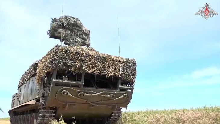 ���� ��� ������ ����� �������� ���� 12 ����� ATACMS �� ��������� �����