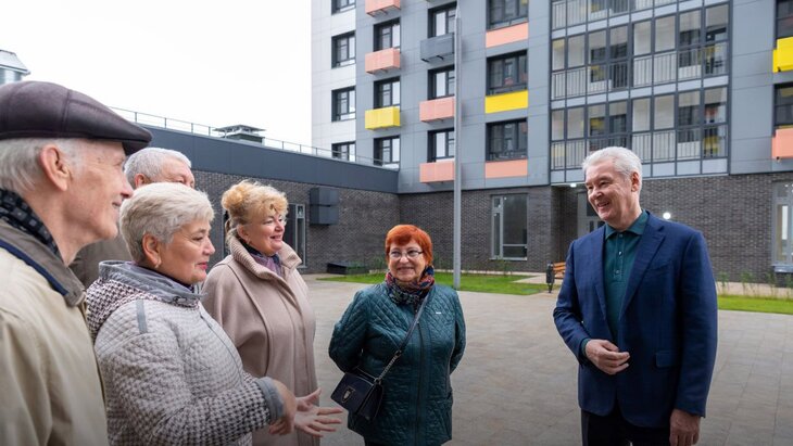 ����� 700 ������� ������� ������� � ����������� �������� �������� �� ��������� � ���