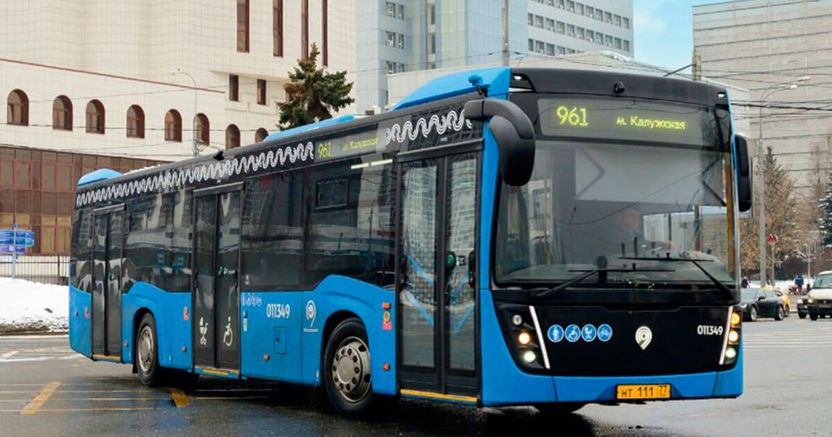  1,3 .             961