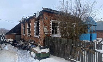 Три человека погибли при пожаре в частном доме под Луховицами