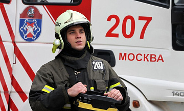Двоих спасли при тушении пожара в жилом доме в Коньково