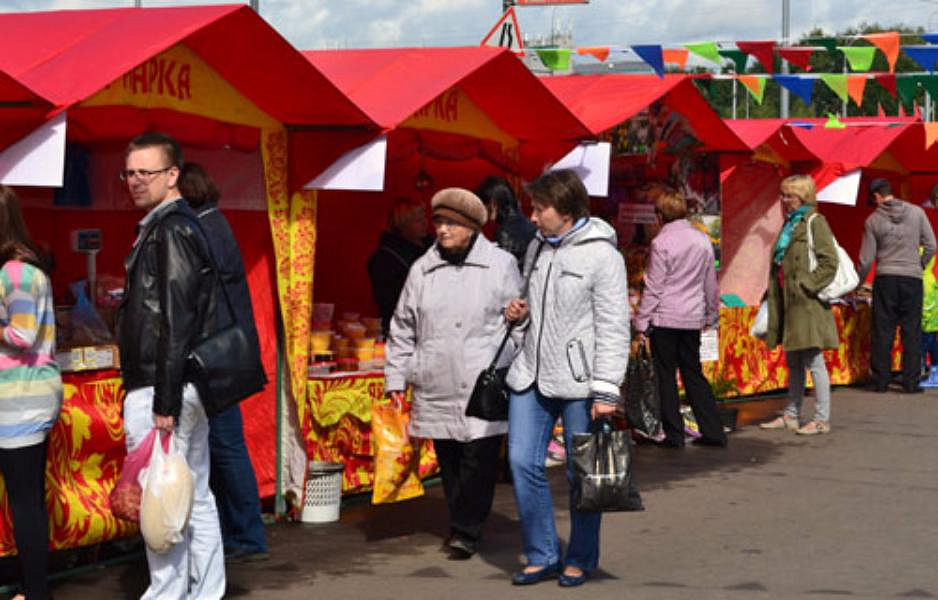 Будет ли ярмарка. Ярмарка Дмитров. Ярмарка на Дмитровке. Ярмарка на Юго Западном. Ярмарка в Дмитровском районе.