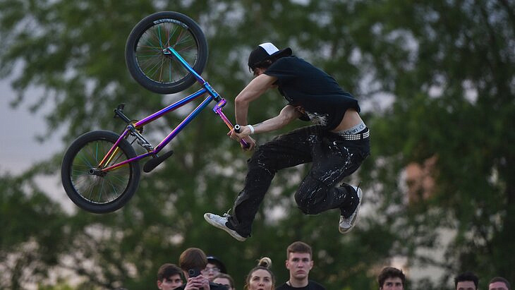    BMX-   The Bowl