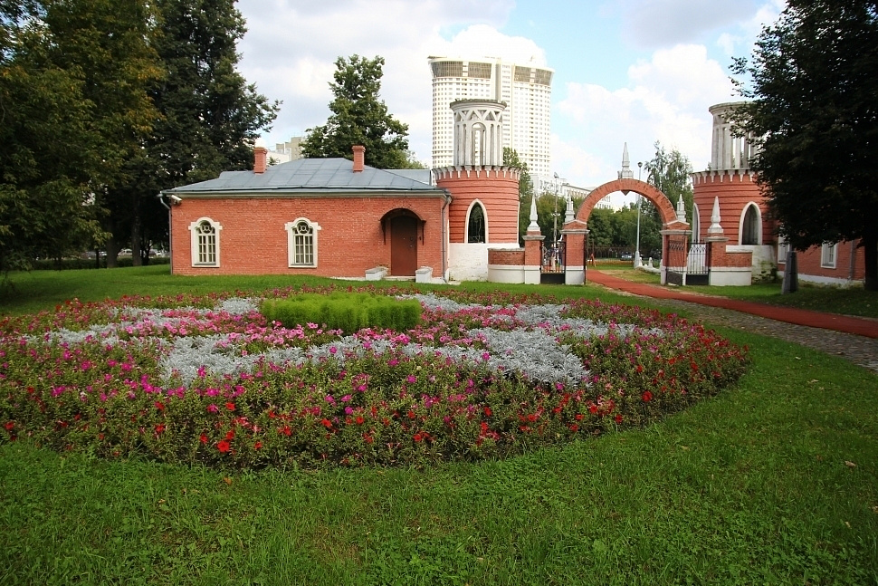 Воронцовский парк в москве